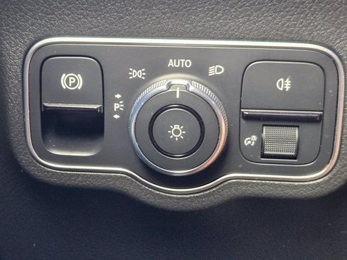 Used 2021 Mercedes-Benz GLA 250 image 22