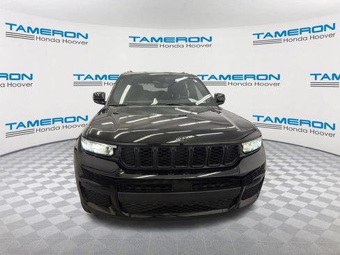Used 2023 Jeep Grand Cherokee L Laredo RWD image 8