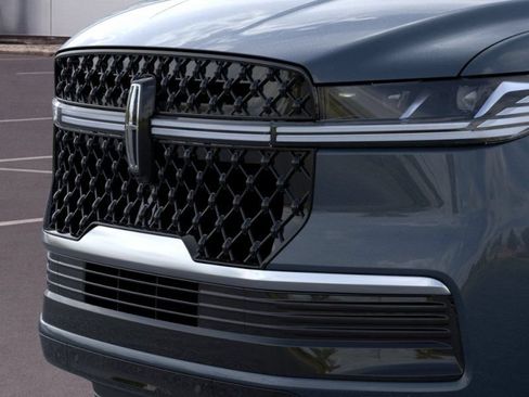 New 2025 Lincoln Navigator L Reserve w/ Jet Appearance Package AWD/4WD image 17