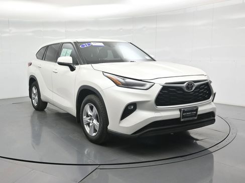 Used 2021 Toyota Highlander LE image 57