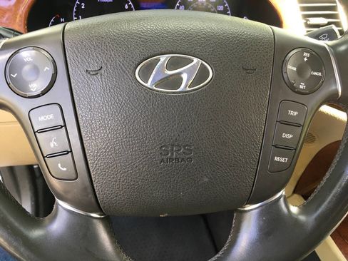 Used 2013 Hyundai Genesis 3.8 image 23