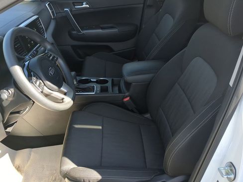 Used 2021 Kia Sportage LX image 12