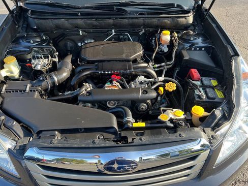 Used 2010 Subaru Outback 2.5i Premium AWD/4WD image 40