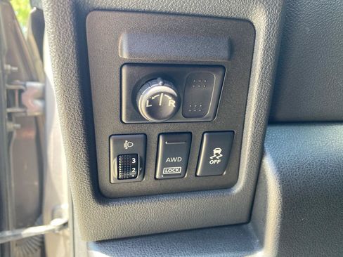 Used 2012 Nissan Rogue SL AWD/4WD image 17