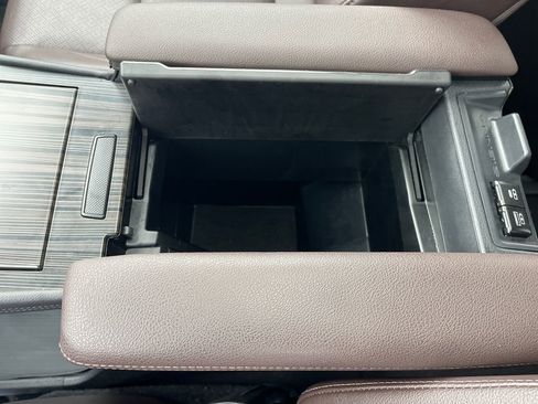 Certified 2024 Toyota Sienna Platinum image 30