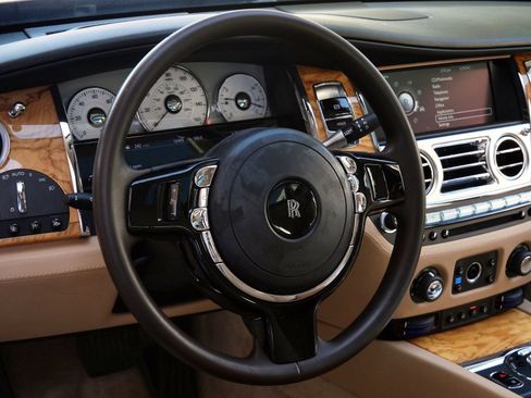 Used 2013 Rolls-Royce Ghost RWD image 20