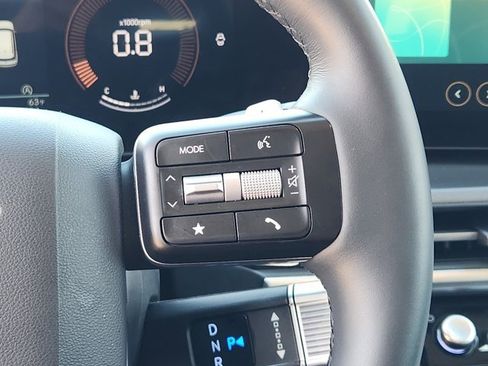 Used 2025 Hyundai Santa Fe SE image 28