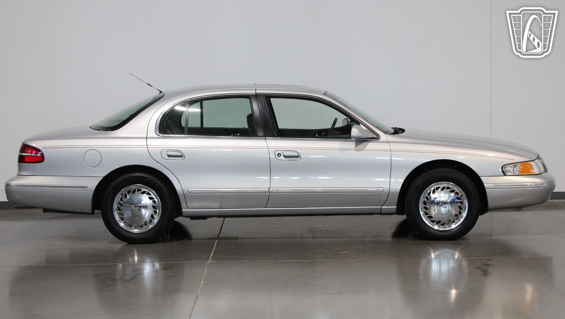Used 1996 Lincoln Continental FWD image 15
