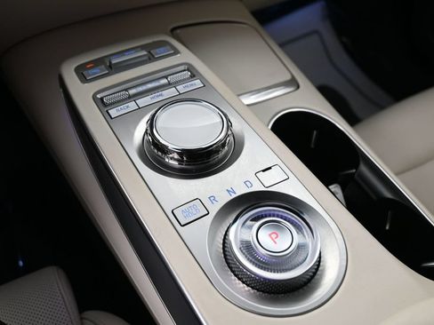 Used 2024 Genesis Electrified GV70 AWD/4WD image 23