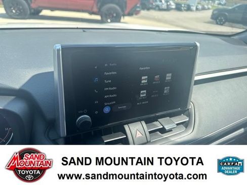 Used 2025 Toyota RAV4 XLE FWD image 21