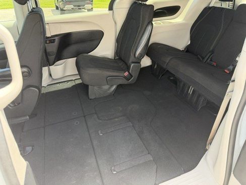 Used 2023 Chrysler Voyager LX FWD image 26