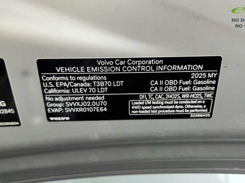 Used 2025 Volvo XC40 B5 Plus AWD/4WD image 72
