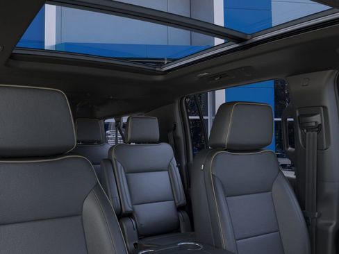 New 2025 Chevrolet Suburban Premier w/ Sun And Tow Package image 24