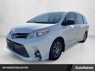 Used 2020 Toyota Sienna XLE FWD video 1