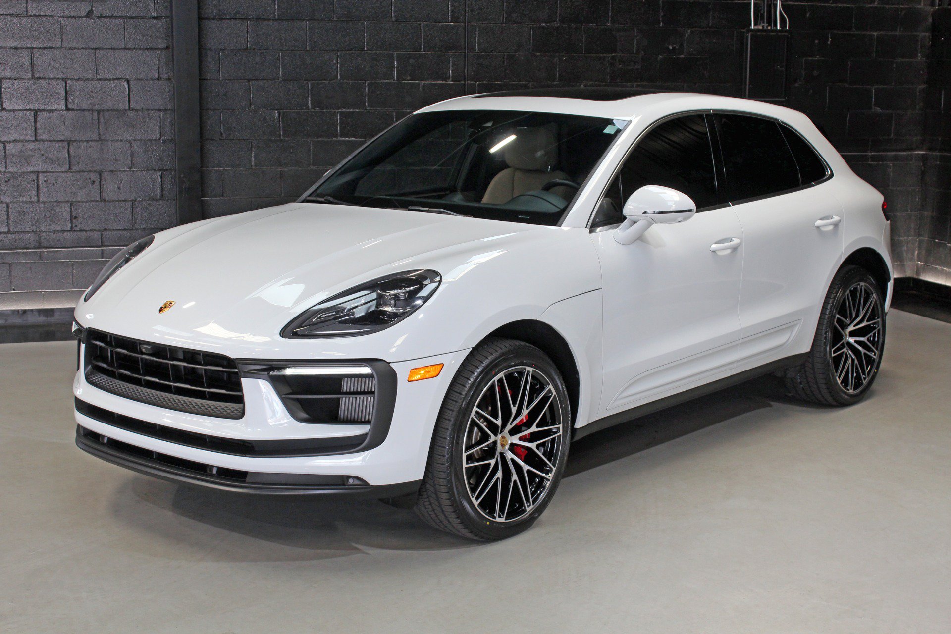 Used 2022 Porsche Macan S AWD/4WD image 6