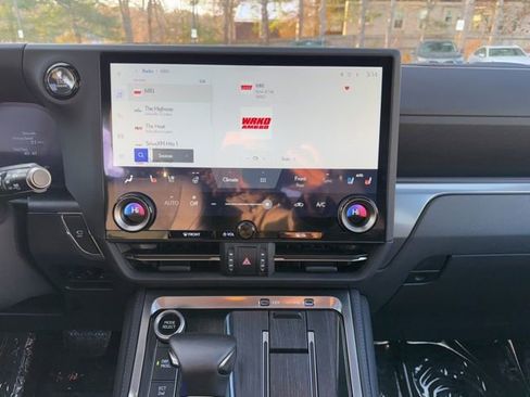 Used 2025 Lexus GX 550 image 17