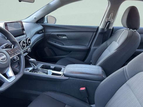 Used 2024 Nissan Sentra SV image 11