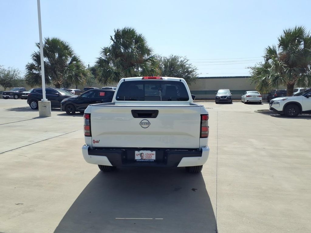 Used 2026 Nissan Frontier SV RWD image 4