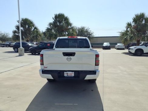 Used 2026 Nissan Frontier SV RWD image 4