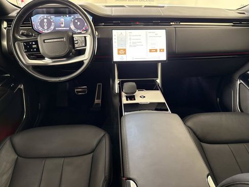 Used 2025 Land Rover Range Rover Long Wheelbase SE AWD/4WD image 16