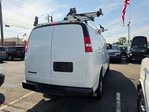 Used 2021 Chevrolet Express 2500 w/ Driver Convenience Package RWD image 4