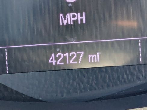 Used 2019 Chevrolet Trax LT w/ LT Convenience Package image 27