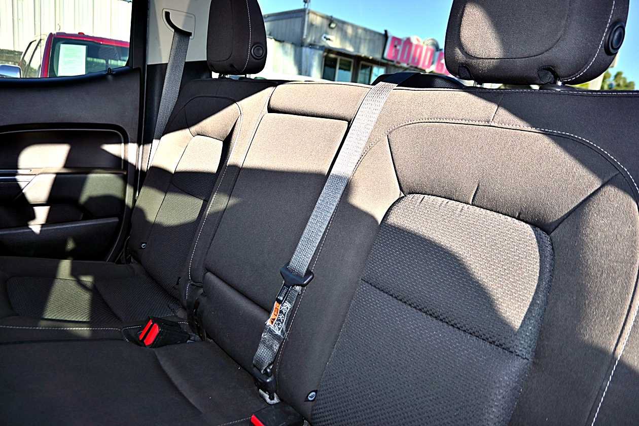 Used 2017 Chevrolet Colorado LT RWD image 9
