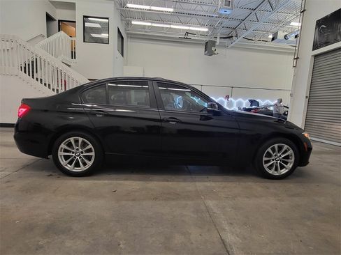 Used 2016 BMW 320i xDrive Sedan image 3