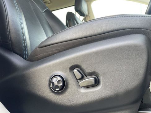 Used 2021 Chrysler Pacifica Touring-L w/ Premium & Safety Sphere Group image 10