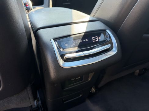 Used 2025 Cadillac XT6 Premium Luxury AWD/4WD image 24