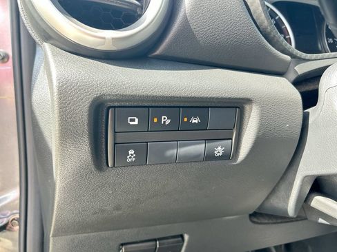 Used 2025 Nissan Versa S w/ Trunk Package FWD image 13