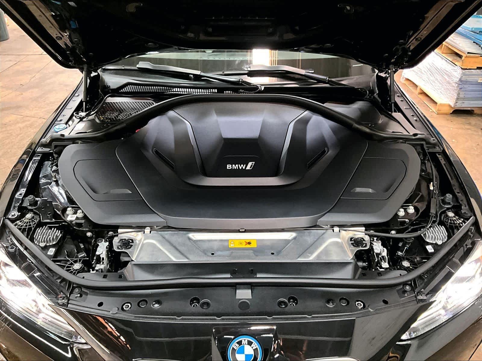 Used 2023 BMW i4 eDrive40 w/ Premium Package RWD image 13