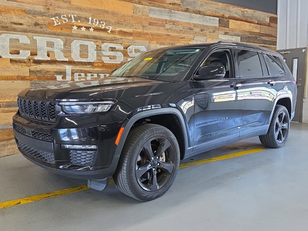 Used 2022 Jeep Grand Cherokee L Limited w/ Black Appearance Package AWD/4WD image 21