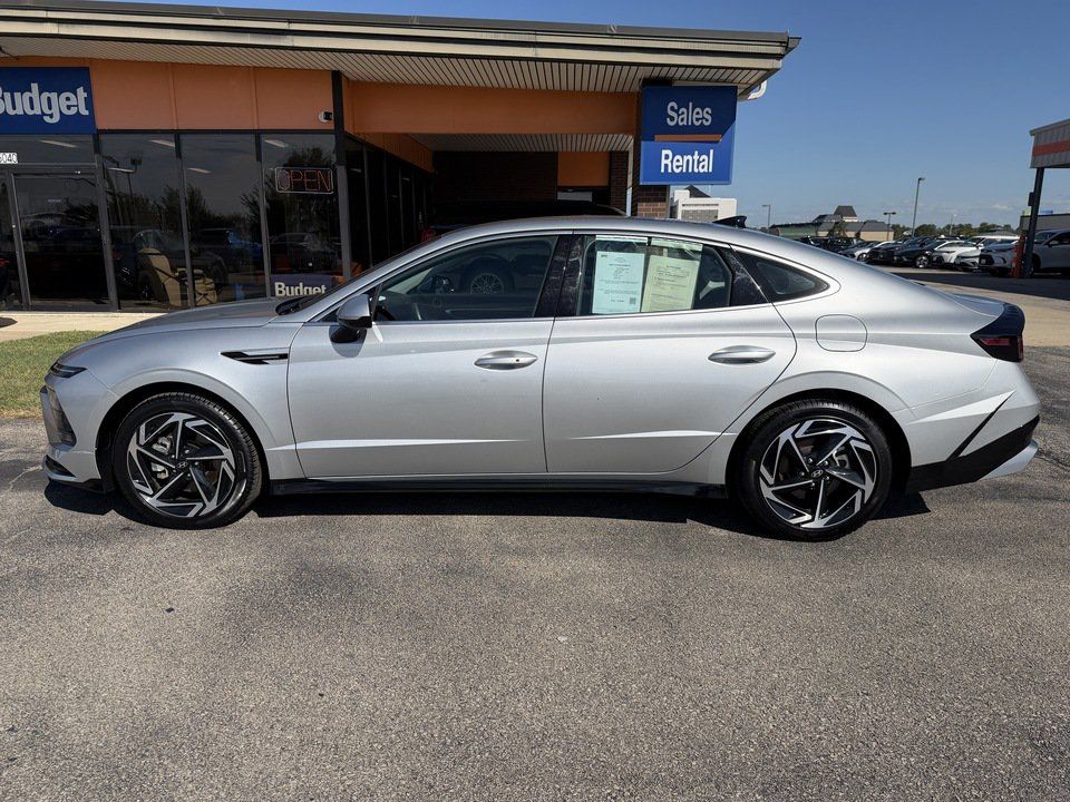 Used 2026 Hyundai Sonata SEL FWD image 2