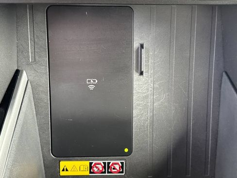 Used 2025 Toyota Sequoia Capstone AWD/4WD image 35