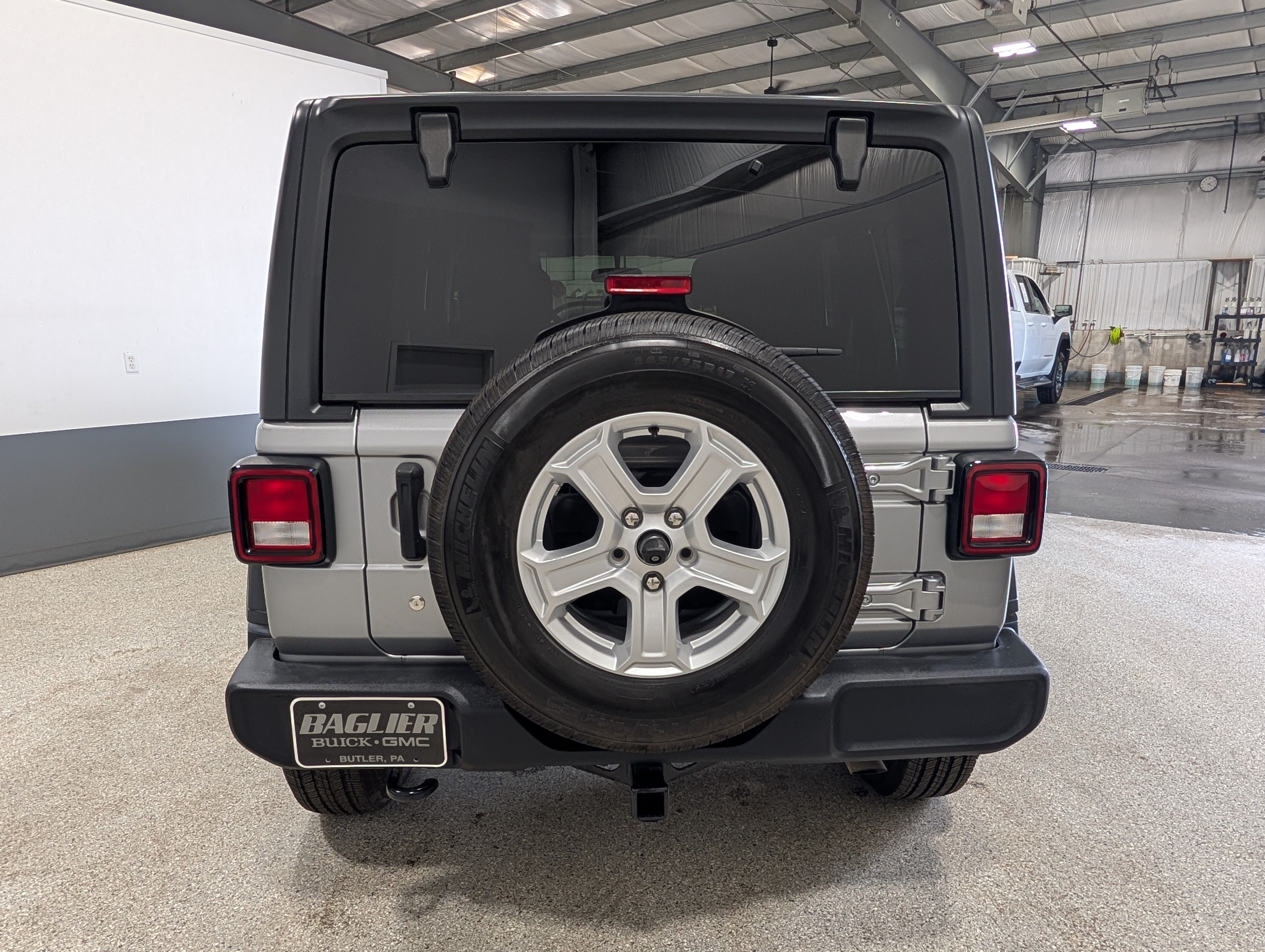 Used 2019 Jeep Wrangler Unlimited Sport S AWD/4WD image 9