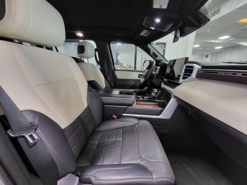 Used 2025 Toyota Sequoia Capstone AWD/4WD image 8