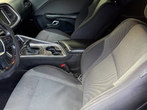 Used 2015 Dodge Challenger SXT w/ Driver Convenience Group image 16