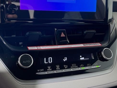 Used 2025 Toyota Corolla LE FWD image 25