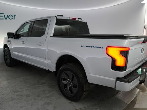 Used 2025 Ford F150 Lightning Flash AWD/4WD image 3