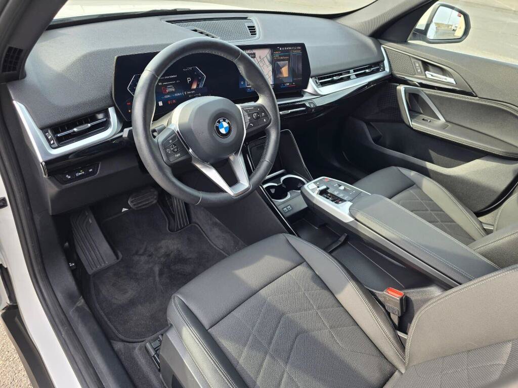 Used 2023 BMW X1 xDrive28i w/ Convenience Package AWD/4WD image 2