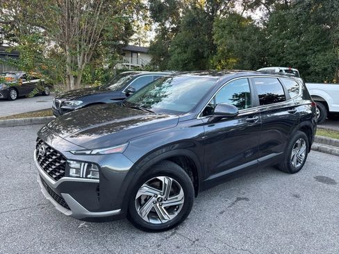 Used 2022 Hyundai Santa Fe SE FWD image 2
