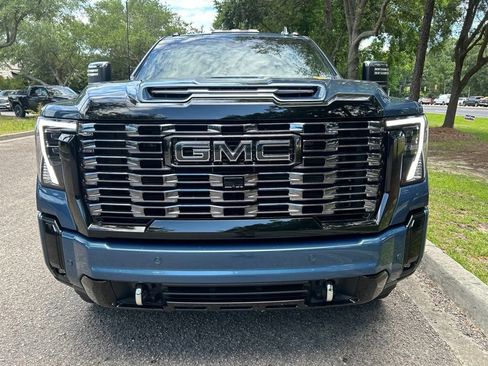 Used 2025 GMC Sierra 2500 Denali Ultimate w/ Max Trailering Package AWD/4WD image 3
