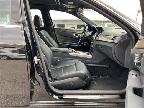 Used 2016 Mercedes-Benz E 350 Sedan w/ Premium Package image 35