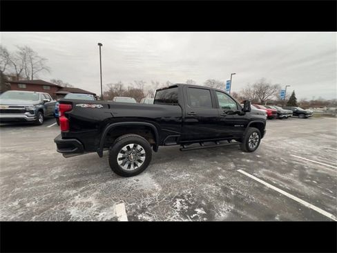 Used 2024 Chevrolet Silverado 2500 Custom w/ Custom Value Package image 8