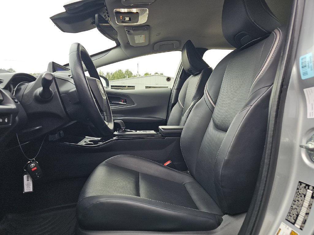 Certified 2023 Toyota Prius XLE FWD image 3