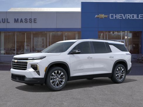 New 2026 Chevrolet Traverse LT w/ Sun and Wheel Package AWD/4WD image 2