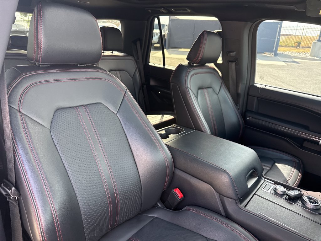 Used 2024 Ford Expedition Limited AWD/4WD image 30