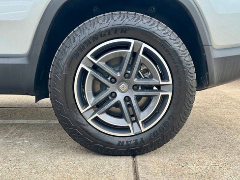 Used 2026 Rivian R1S Adventure image 9