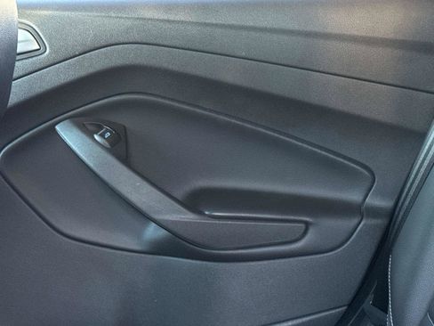 Used 2016 Ford Escape SE w/ SE Leather Comfort Package image 17